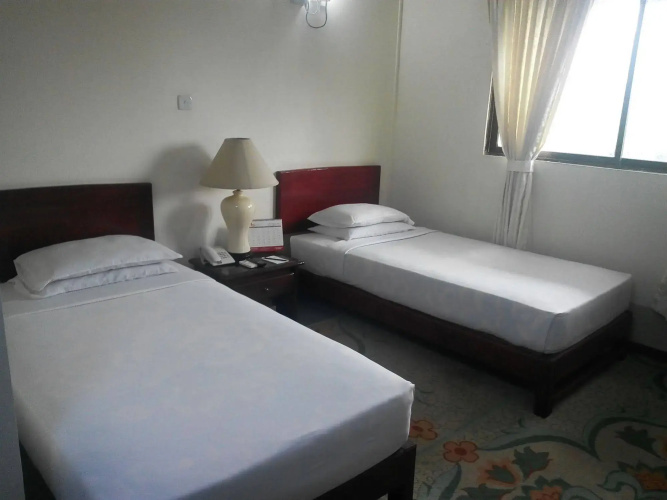 Eden Palace Hotel