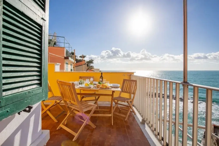 2 Bedrooms Apartment with sea view