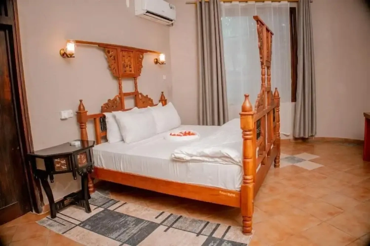 Standard room with pool view