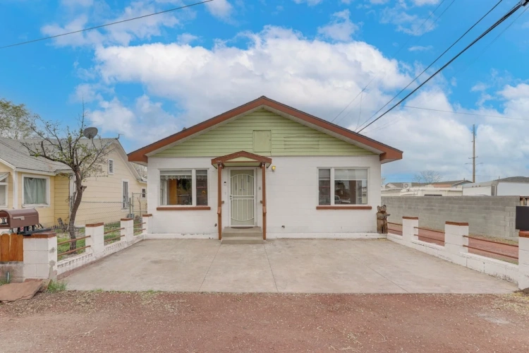 2 Bedrooms Cottage
