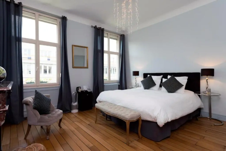 Superior Twin room with city view