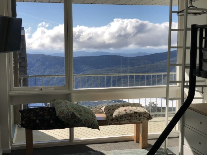 3 Bedrooms Sextuple Apartment