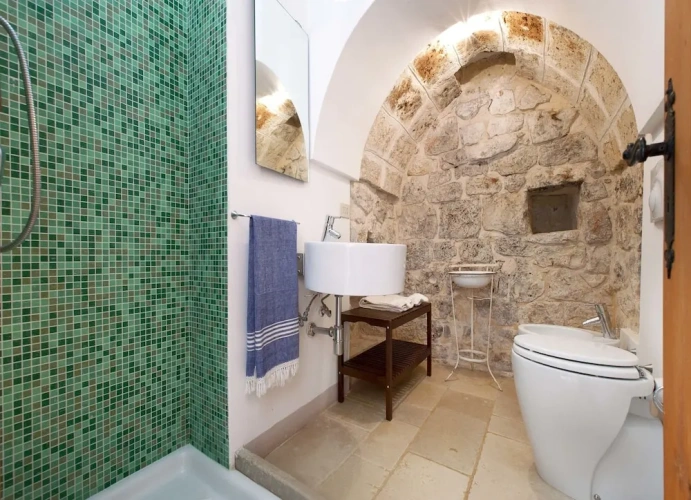6 Bedrooms Villa