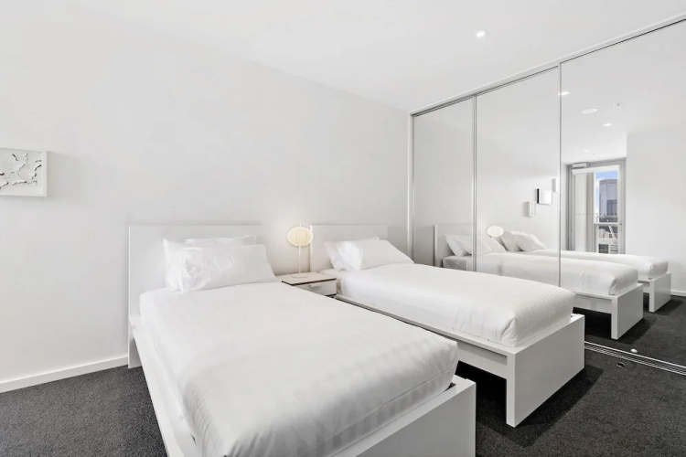 ABIGAIL, 2BDR Docklands Apartment