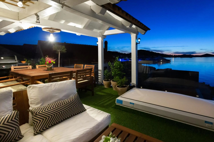 Luxury LeNi Guest House
