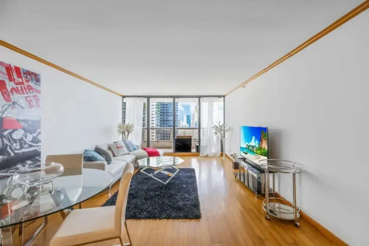 Stunning Balcony Views 4 Bedroom