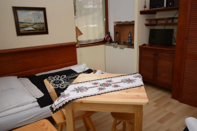 Standard Family room with mountain view