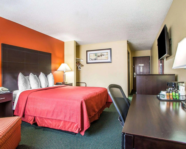 Quality Inn Morton at I-74