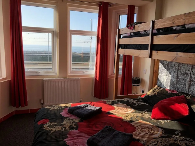 Red Roomz Hotel
