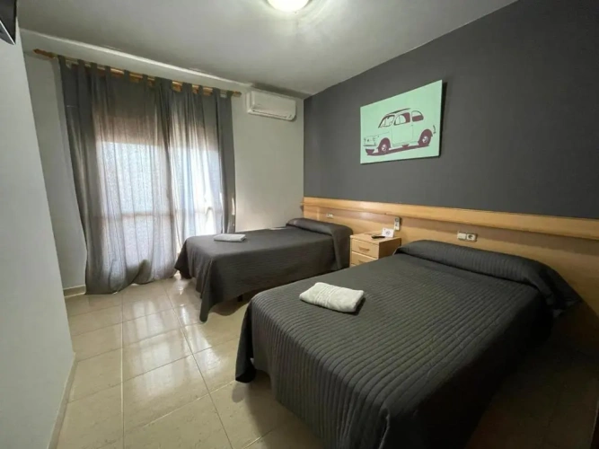 Standard Triple room