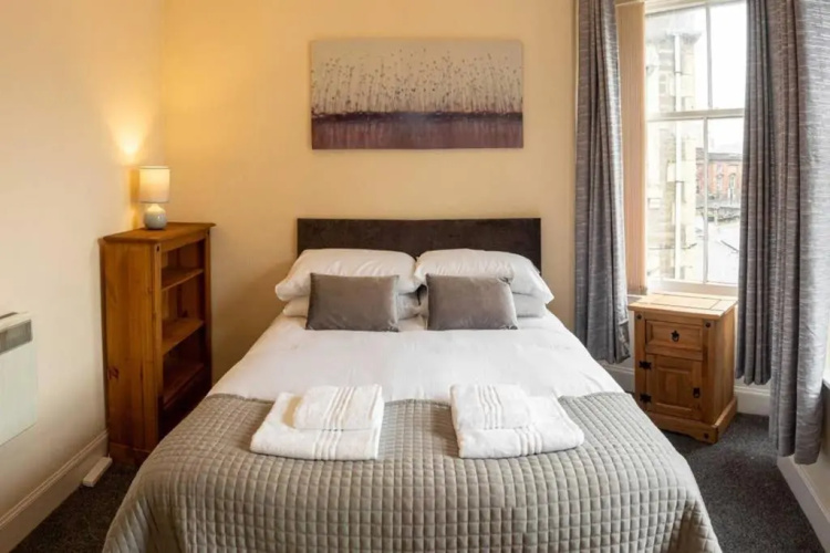 ☆ Central, Spacious Apartment Close to University☆
