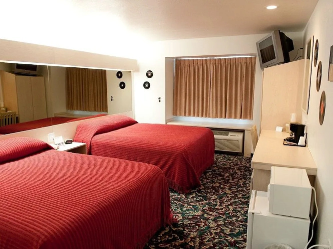 Happy Days Hotel