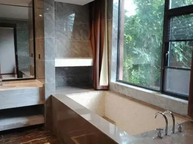 Tanghai Holiday Hotel