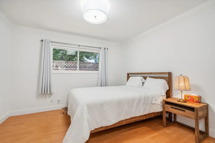 Spacious Mountain View Duplex In Prime Location 3 Bedroom Duplex