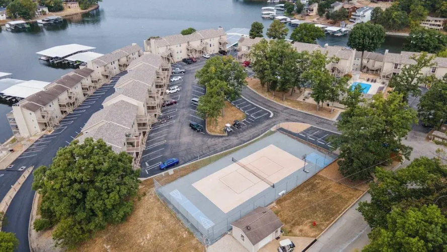 Indian Pointe Lake View Pets!