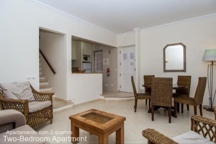 2 Bedrooms Apartment