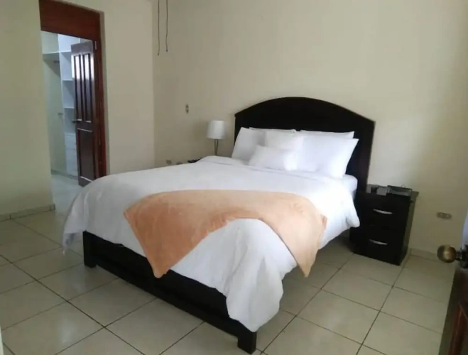 4 Bedrooms Cottage