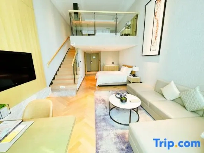 Sextuple Family Suite
