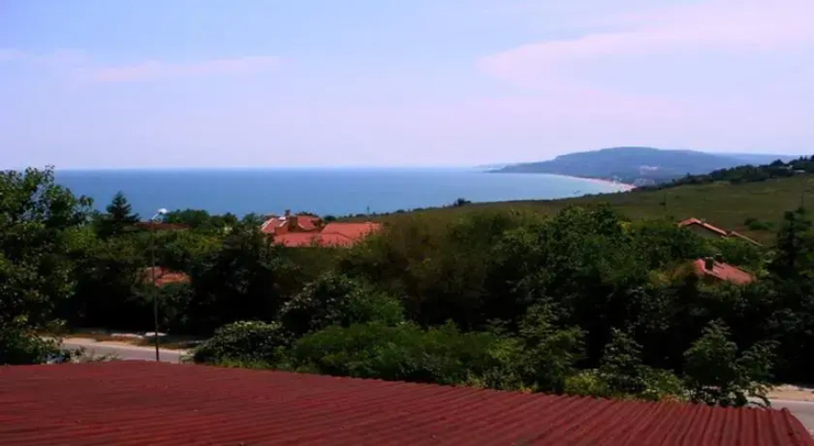 Villa Maka