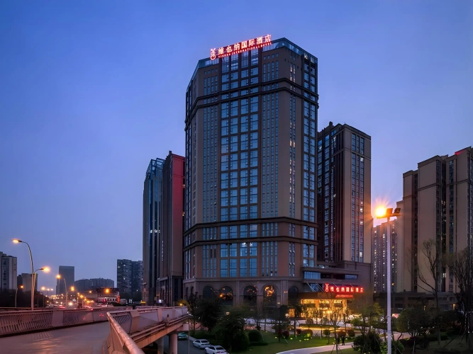 Vienna International Hotel (Chengdu Happy Valley, Dongzikou Metro Station)