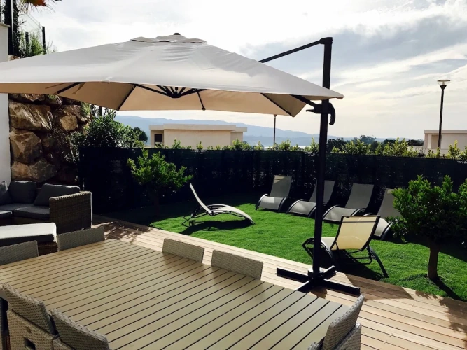 3 Bedrooms Luxury Apartment with balcony and with ocean view