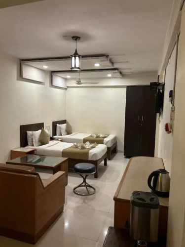 The Excellency by OYO Rooms