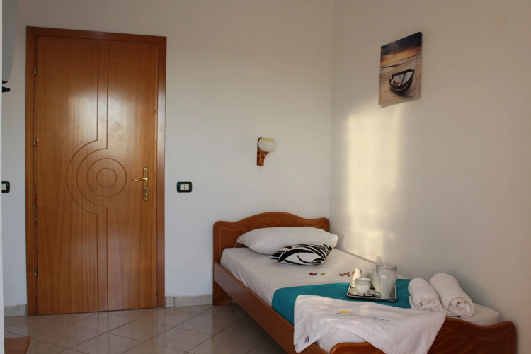 Hotel Holiday