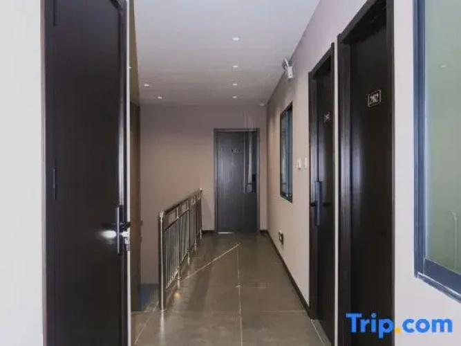 Haoqing E-Sports Hotel