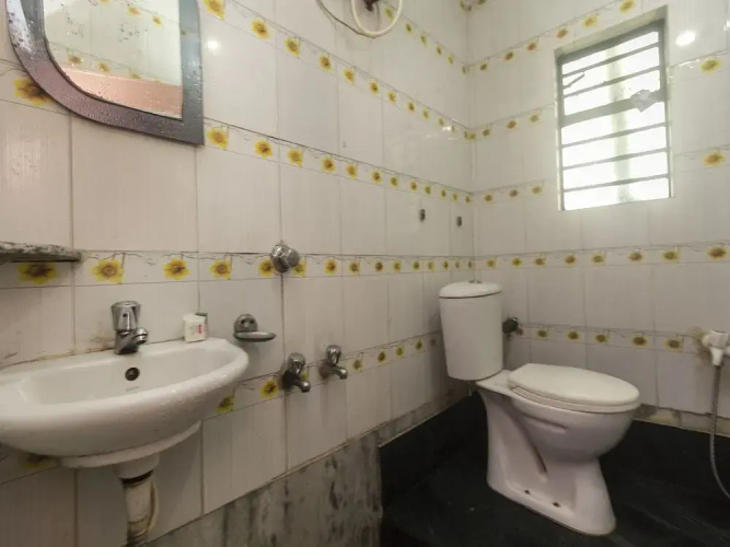 Hotel Sambit International by OYO Rooms