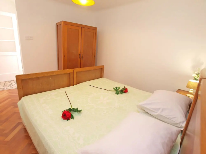 Apartment 1380