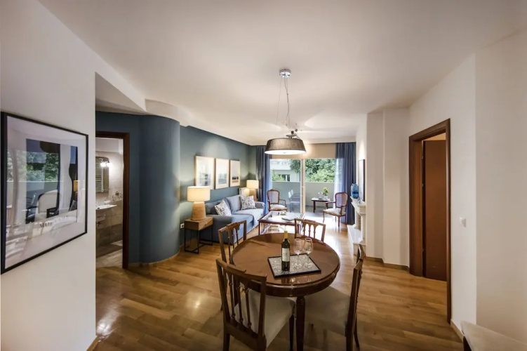 Two Bedroom apt 2' to Acropolis museum