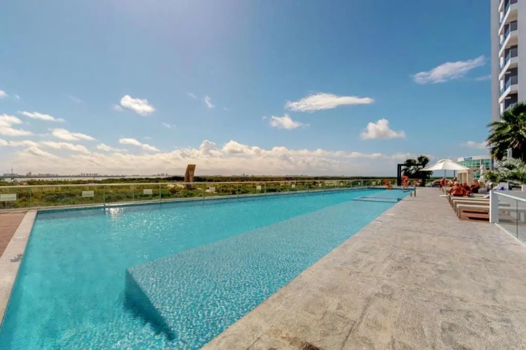 2 Bedrooms Apartment