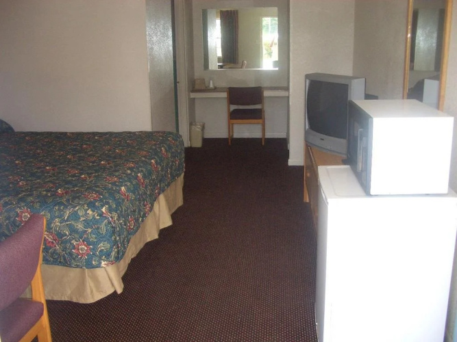 Benton Relax Inn