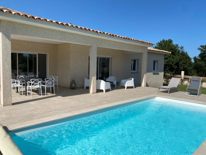 3 Bedrooms Villa