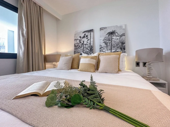 2 Bedrooms Luxury Apartment