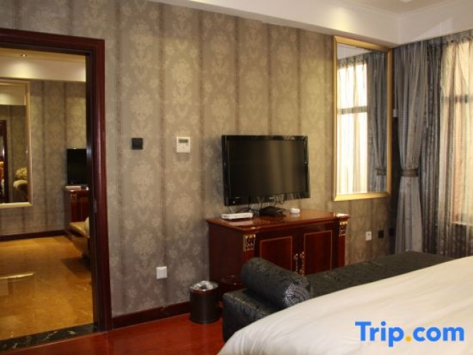 Luxury Suite
