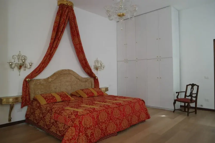3 Bedrooms Apartment