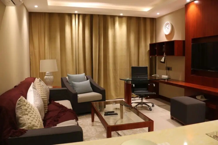 Goldish Hotel