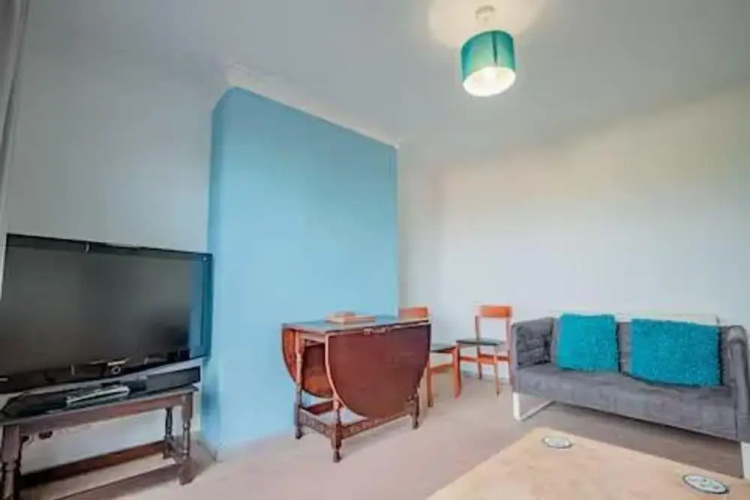 Host Stay Lechlade