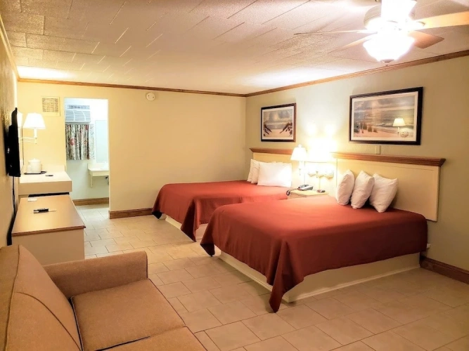 Economy Quadruple room with balcony