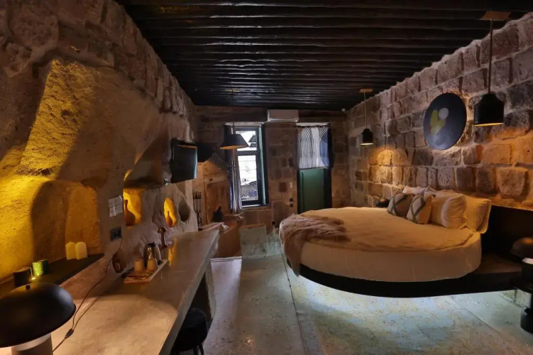 Eka Cave Maison