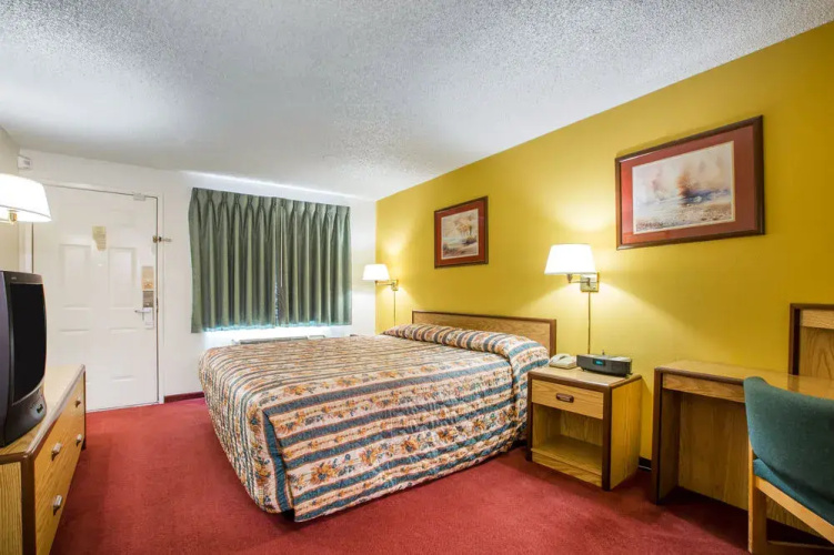 Motel 6-Fresno, CA - Yosemite Hwy