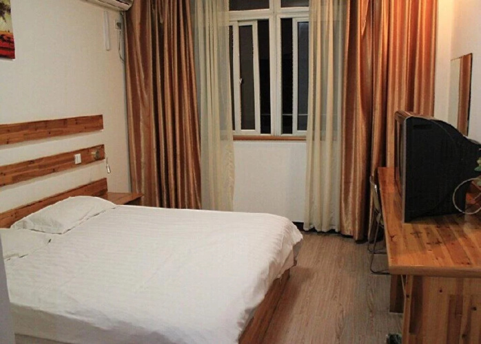 Longquan Hotel