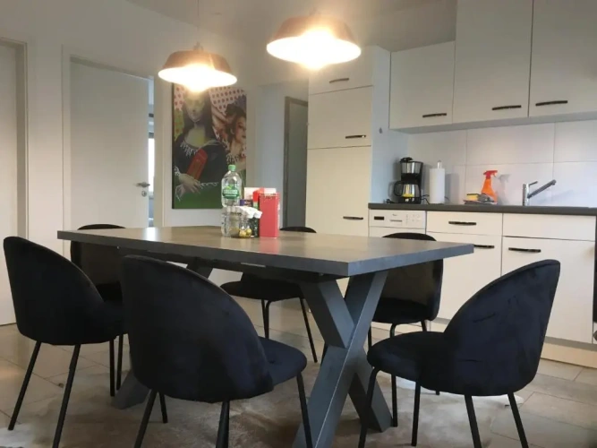 3 Bedrooms Apartment
