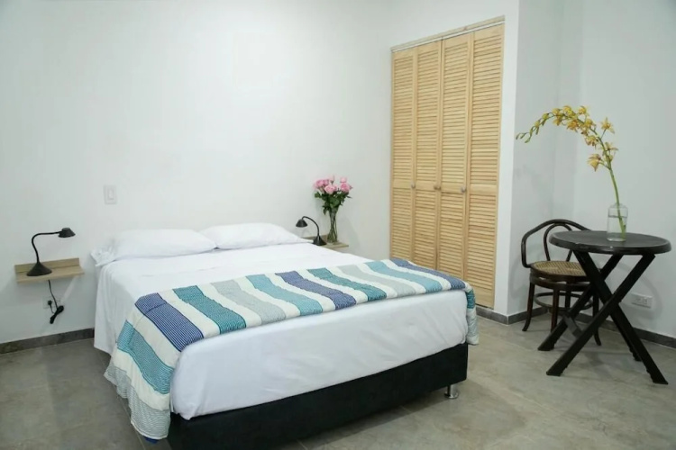 50N15 B&B