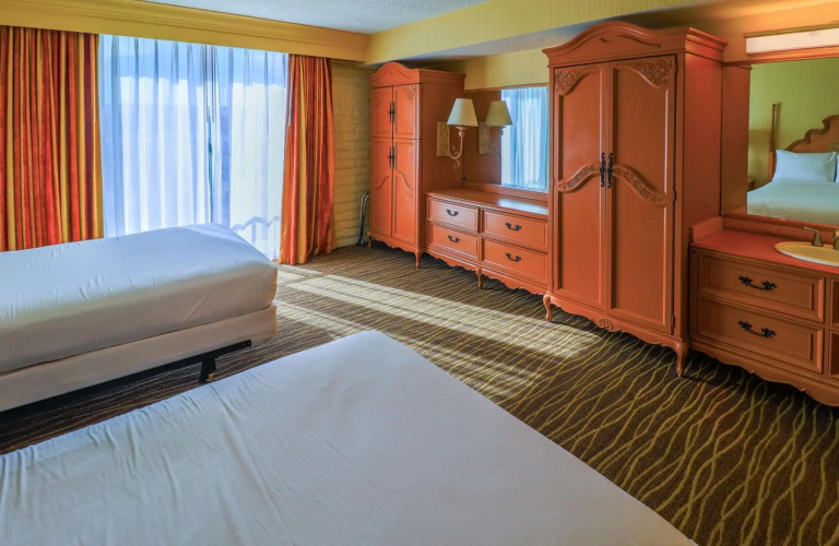 Motel 6 Phoenix, AZ – Sky Harbor