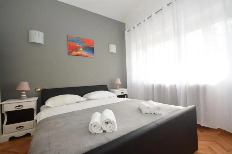 Standard Triple room with garden view