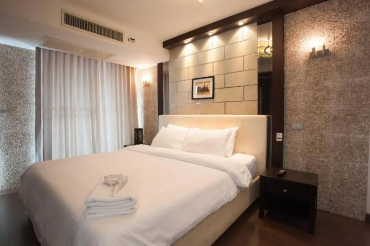 7C - 2 Bedroom Downtown Apartment With Shared Pool