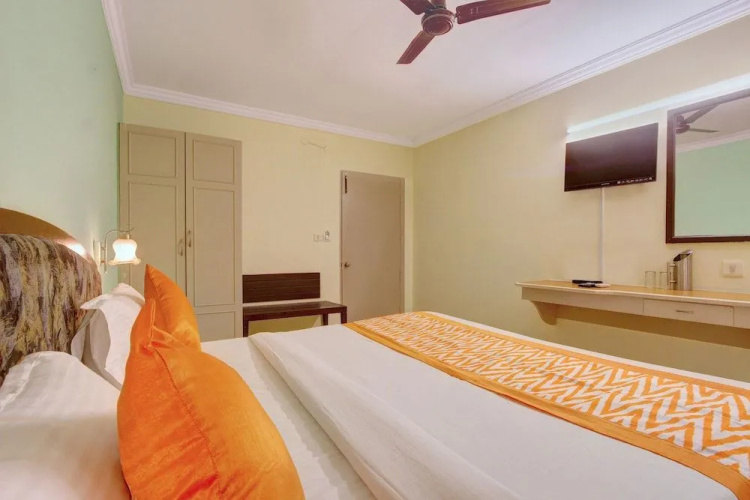 OYO 10596 Hotel Indu