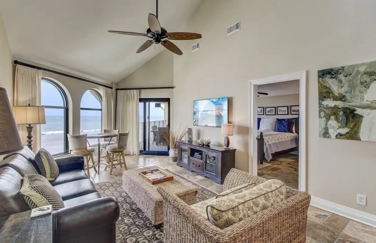 3 Bedrooms Apartment with balcony